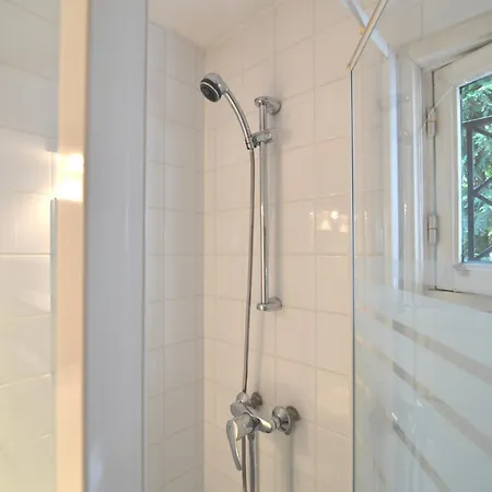 Modern With A View, Cleaning Included * Humain